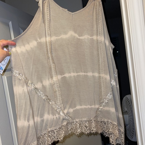 **BRAND NEW W/TAGS L POL Lace Top - Picture 4 of 4